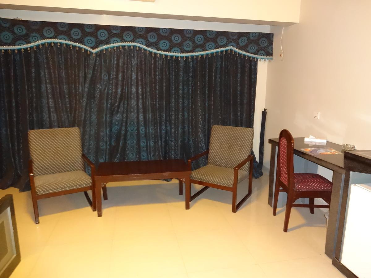 Hotel Sky Towers Karachi Ngoại thất bức ảnh