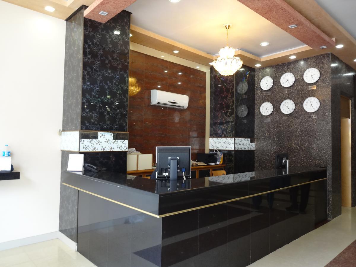 Hotel Sky Towers Karachi Ngoại thất bức ảnh