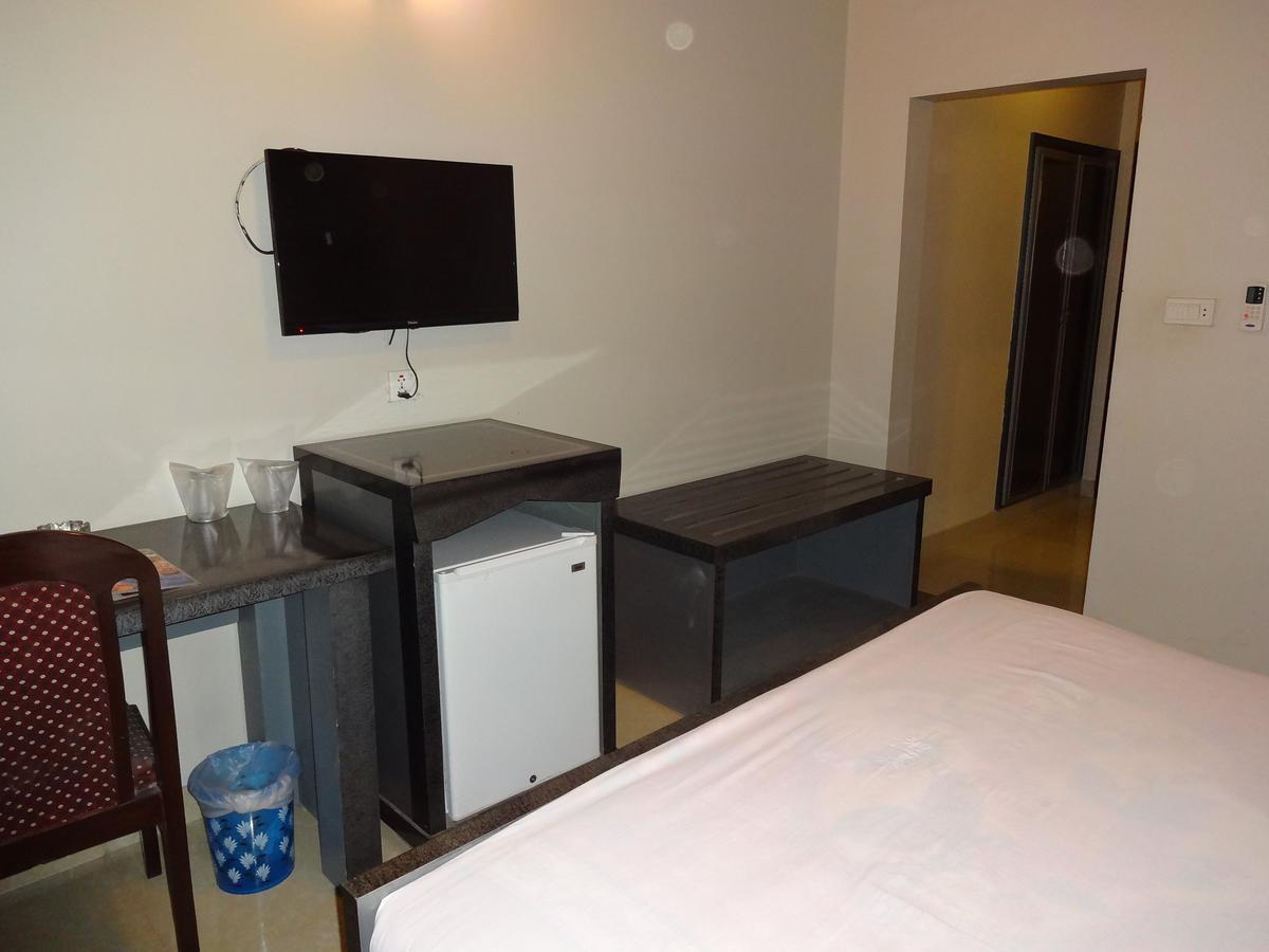 Hotel Sky Towers Karachi Ngoại thất bức ảnh