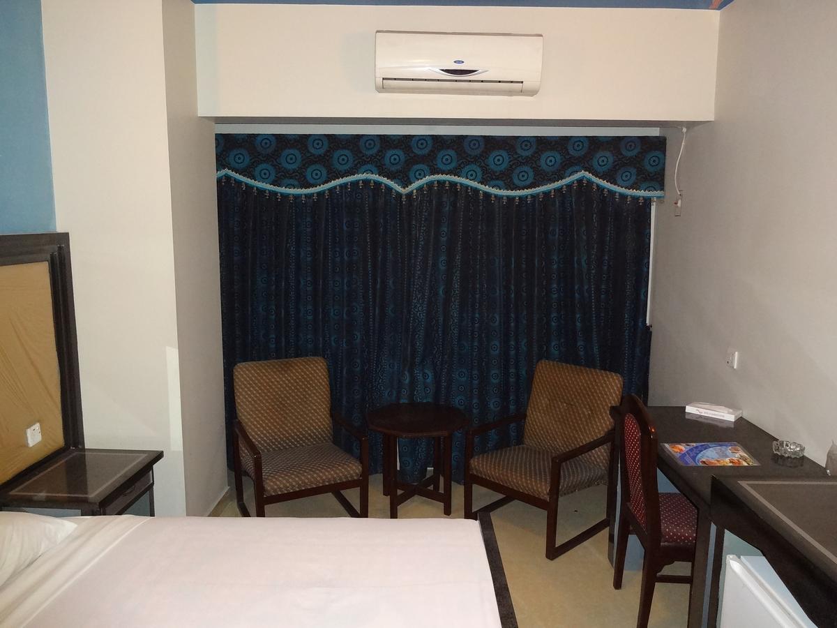 Hotel Sky Towers Karachi Ngoại thất bức ảnh