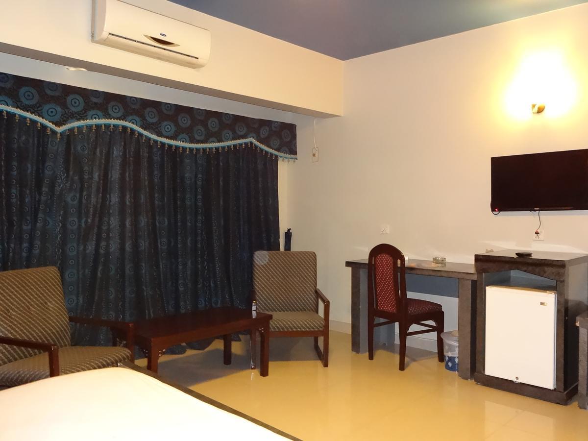 Hotel Sky Towers Karachi Ngoại thất bức ảnh