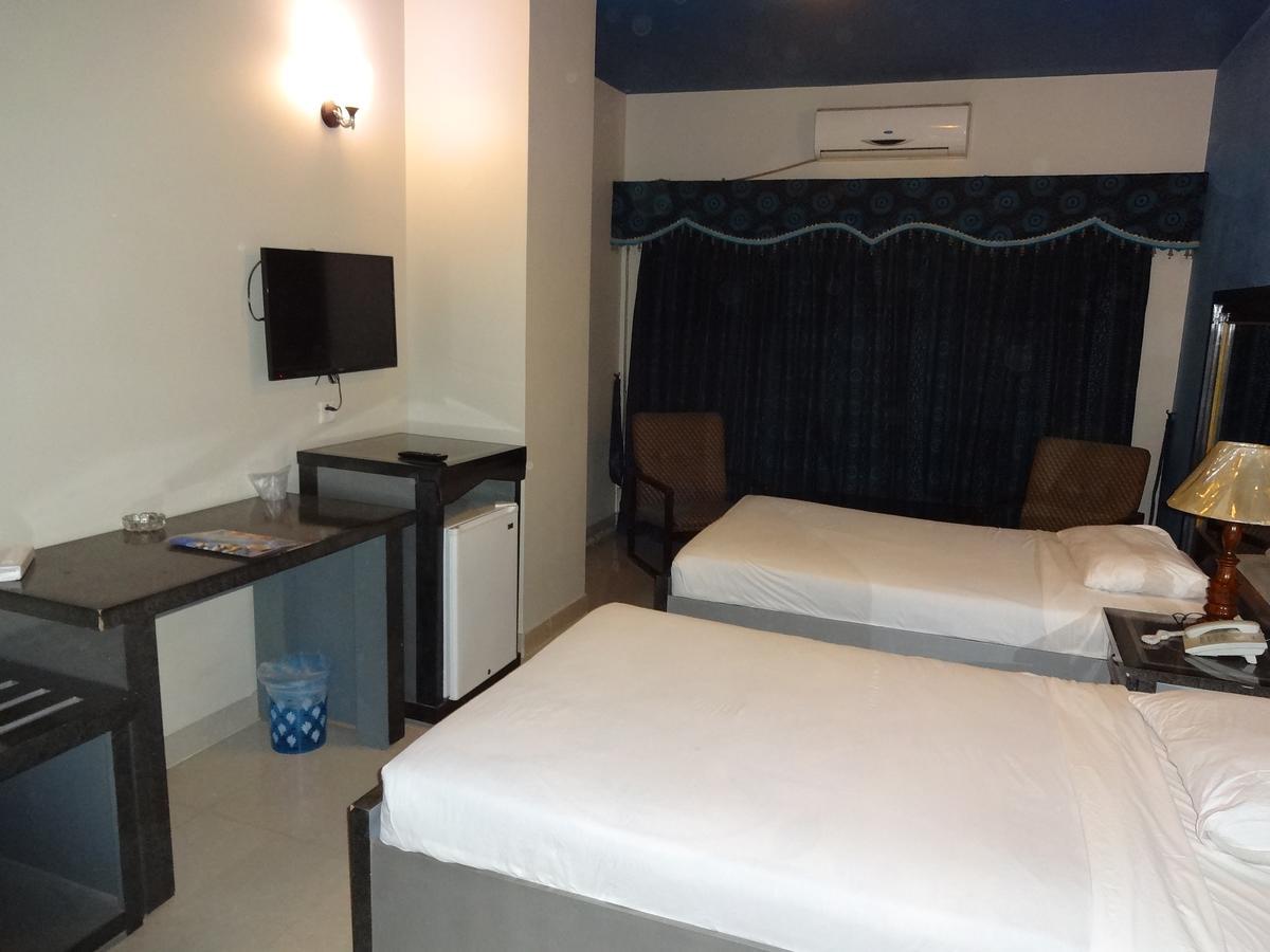 Hotel Sky Towers Karachi Ngoại thất bức ảnh