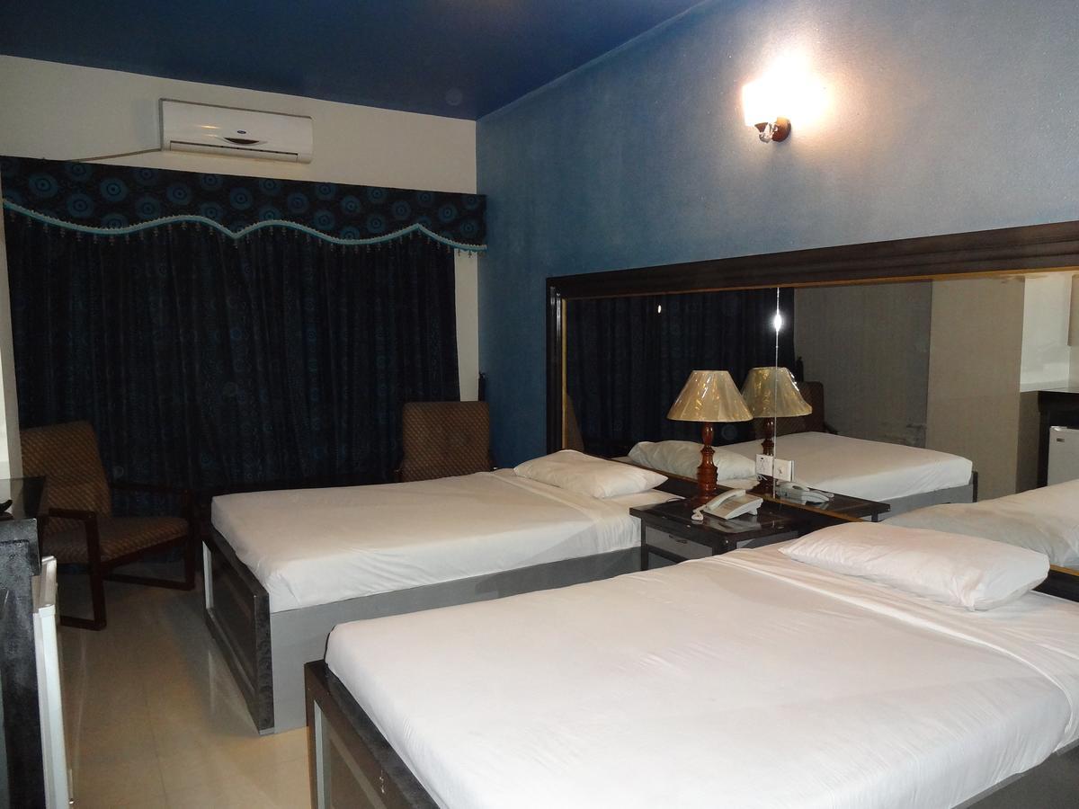 Hotel Sky Towers Karachi Ngoại thất bức ảnh